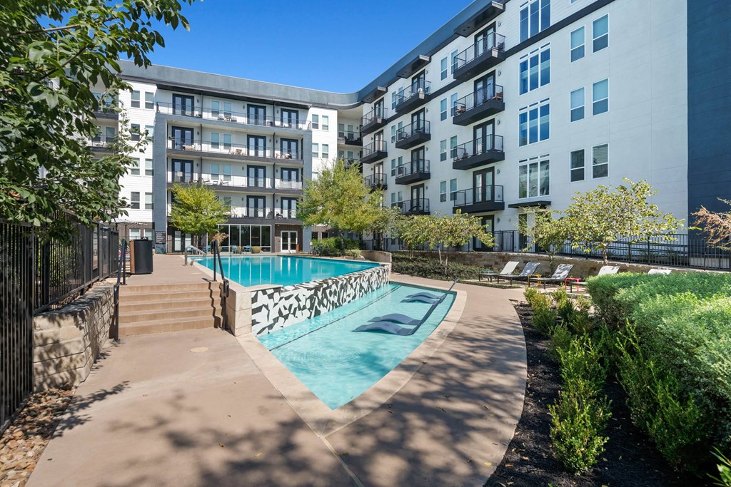 Abstract At Design District Apartments, 1931 Market Center Blvd, Dallas